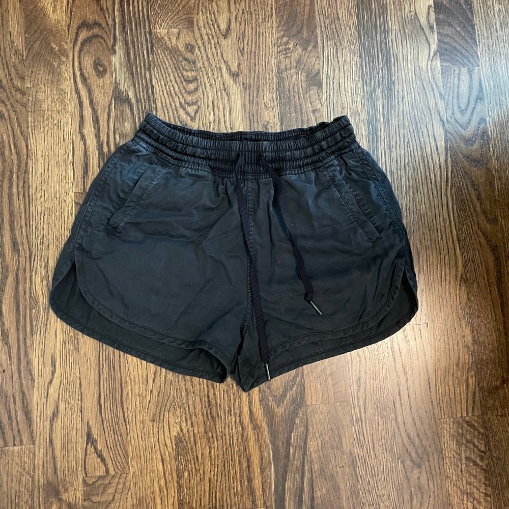 Lulu lemon shorts